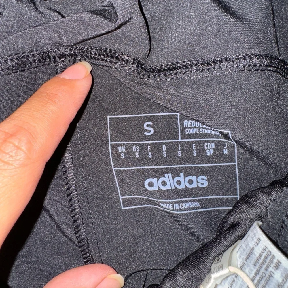 Adidas men joggers small NWT